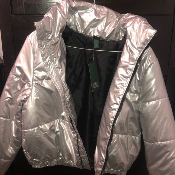 Silver Jacket - Picture 2 of 4